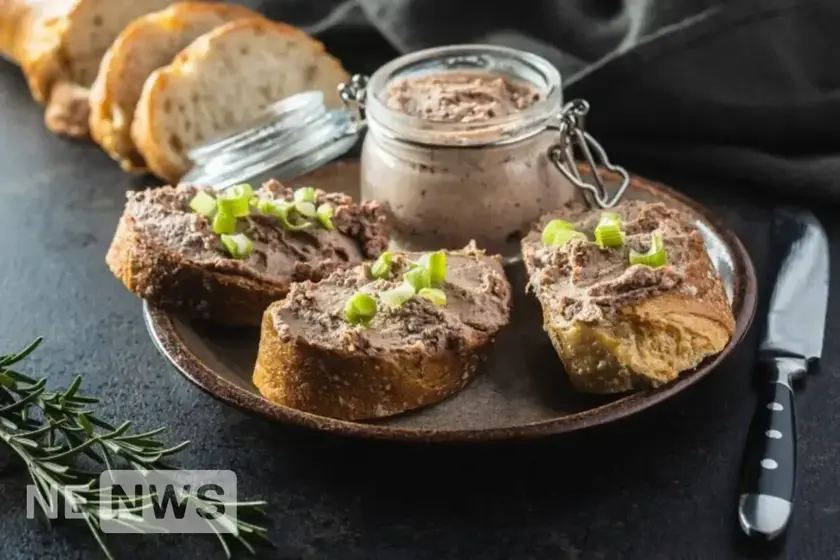 Як приготувати смачний паштет з курячої печінки?