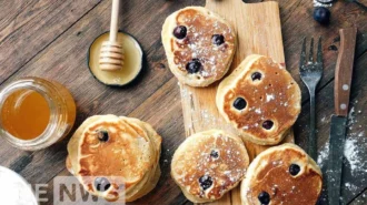 Смачні панкейки на молоці з ягодами лохини (чорниці) – рецепт