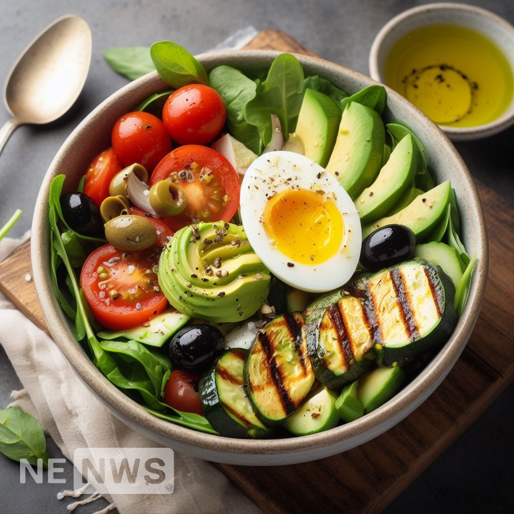 Light vegetable salad with egg