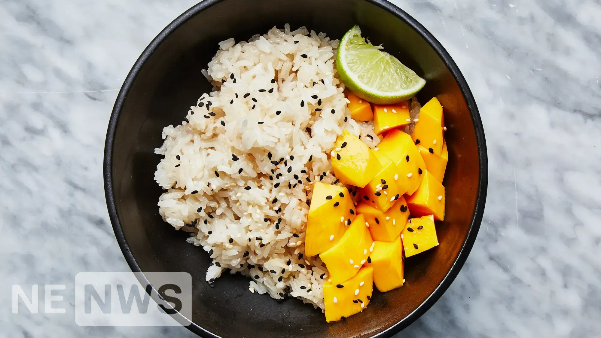 Рисова каша з фруктами – що приготувати на сніданок