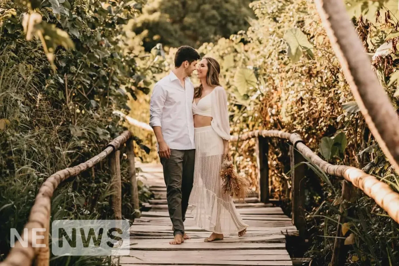 Compliment a Girl: 110 Heartfelt Phrases to Melt Her Heart