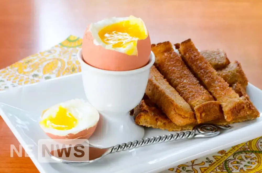 Яйця всмятку з грінками — що приготувати на сніданок