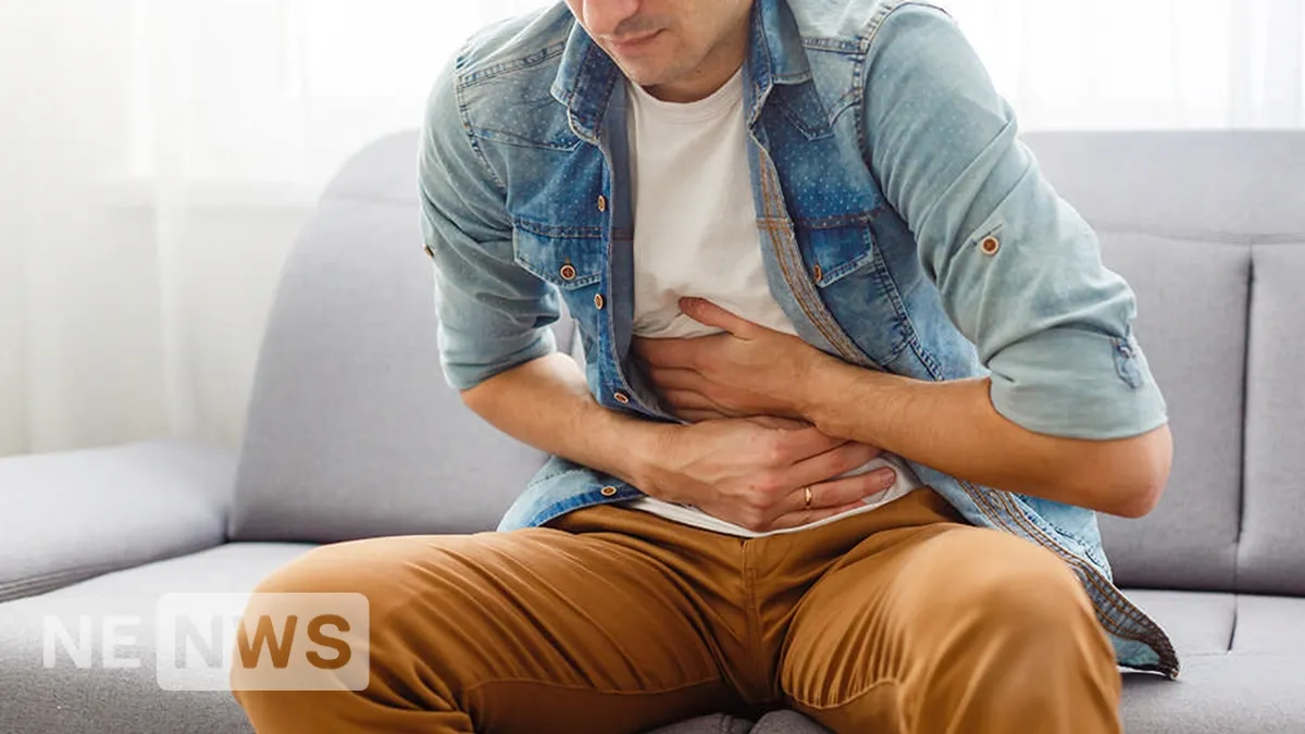 Що робити, якщо болить живіт і тошнить?