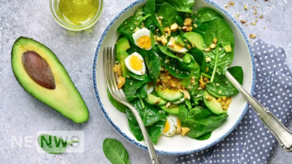 Sałatka z kurczakiem i awokado