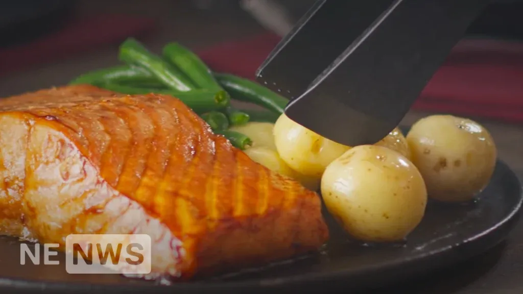 Pieczony łosoś z warzywami