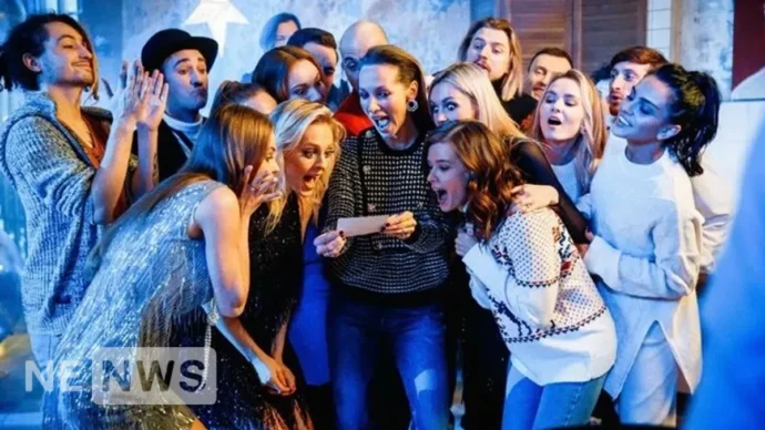 Питання для “Правди чи Дії”: ТОП-30 оригінальних запитань для друзів та пар