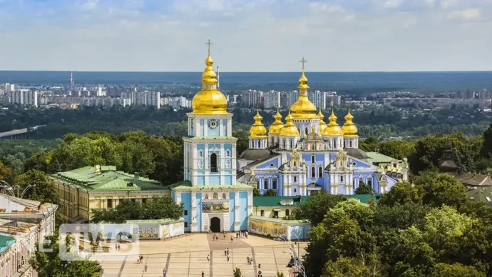 Михайлівська площа в Києві – огляд історичного місця