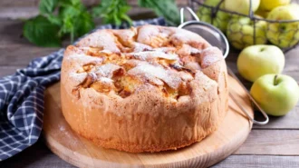 Apple Charlotte: An Easy Oven-Baked Recipe
