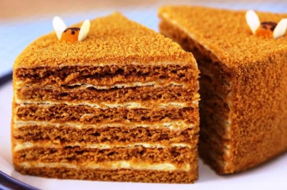 Classic Honey Cake Recipe: How to Make a Delicious Honey Dessert?