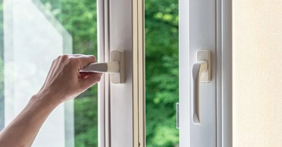 Мешканцям Дрогобича рекомендують зачинити вікна через можливу небезпеку