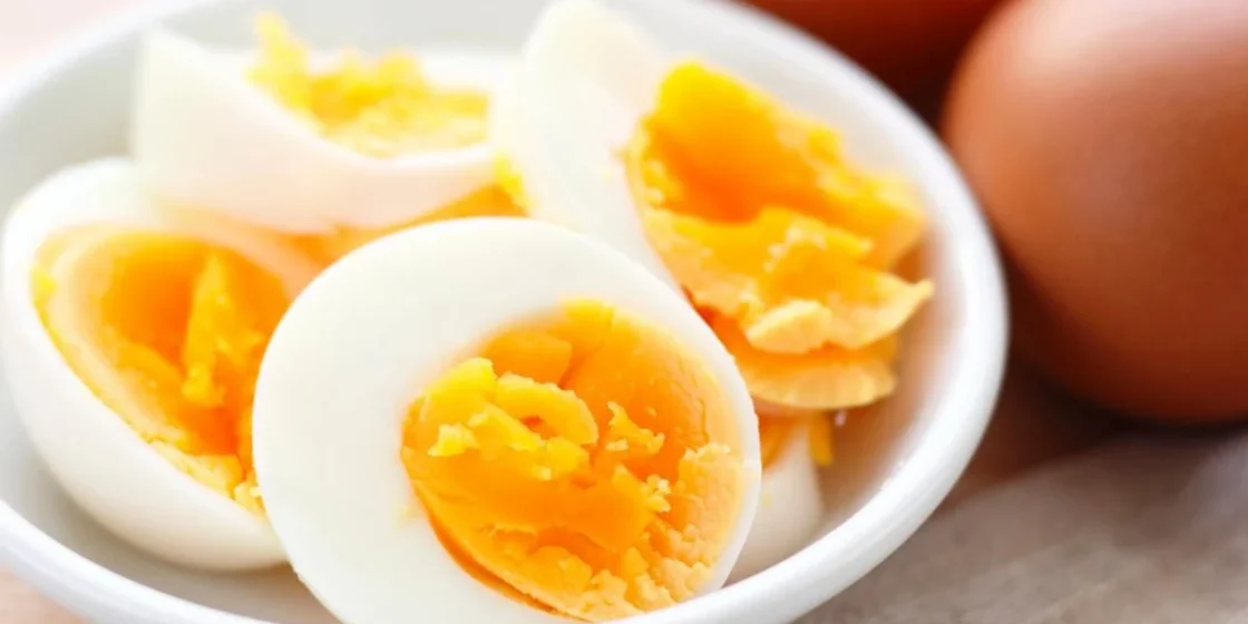 How Much Protein Is in an Egg? A Table of Protein-Rich Foods