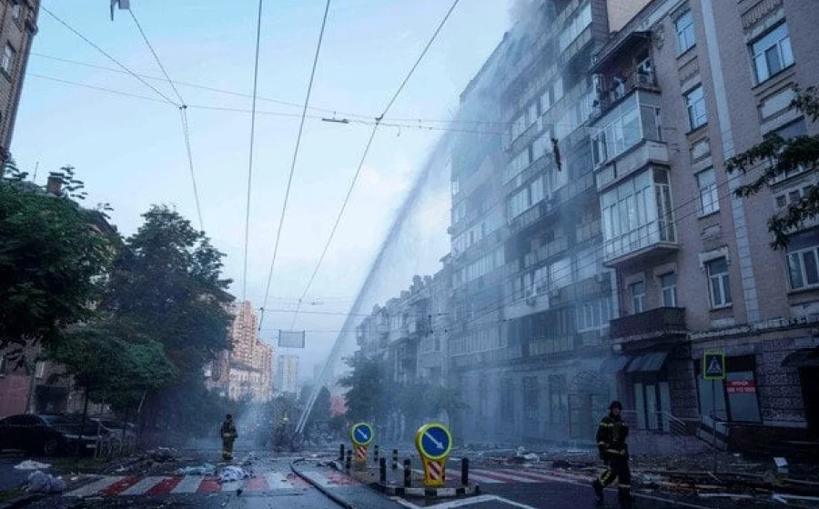 Нічний обстріл: влучання засобів противника у восьми локаціях