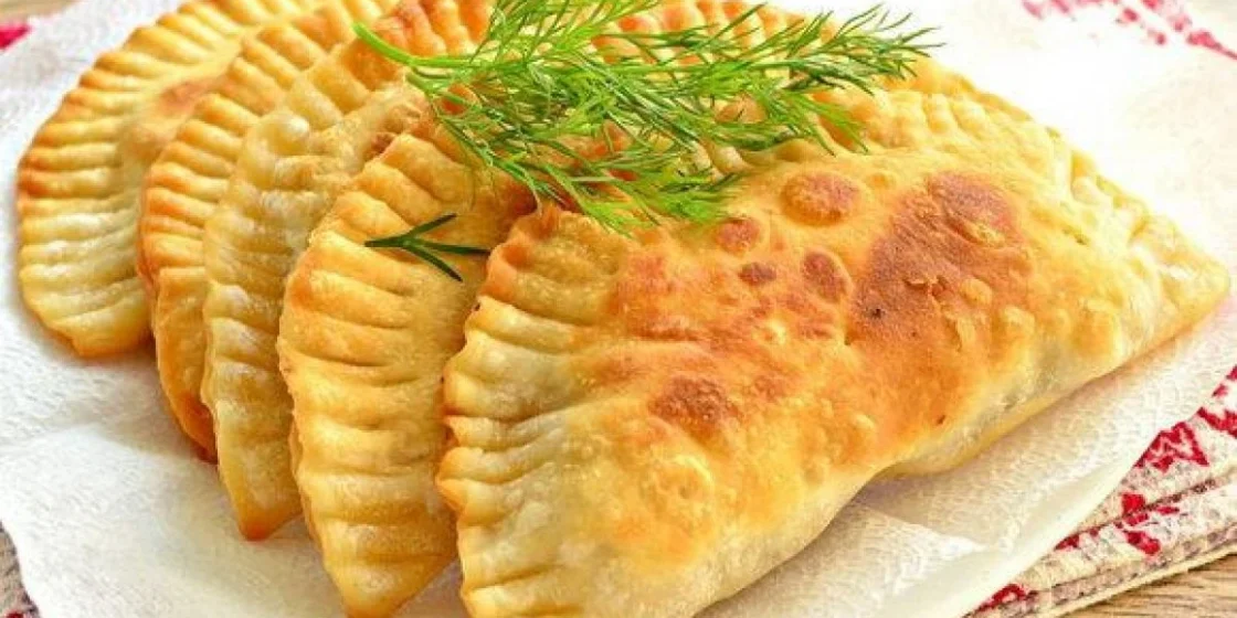 Ciasto na czebureki — prosty przepis na pyszne danie