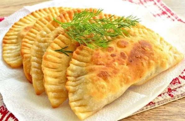 Ciasto na czebureki — prosty przepis na pyszne danie
