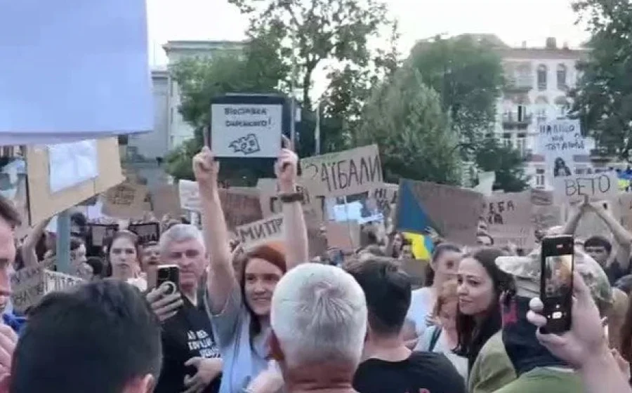 Конфлікт у Верховній Раді: Веніславський критикує Безуглу за протест проти НАБУ і САП