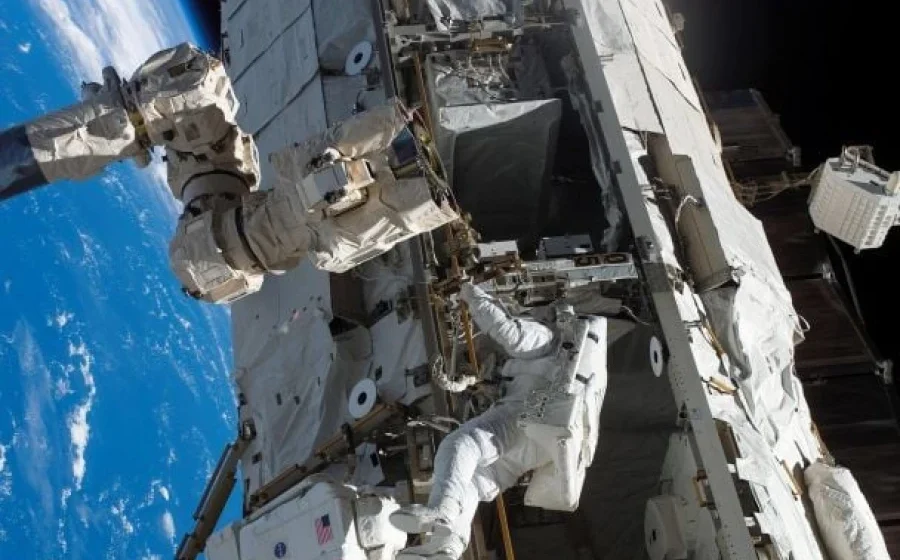 Астронавт у космосі розіграв офіцера NASA: незвичайний випадок у Центрі управління польотами