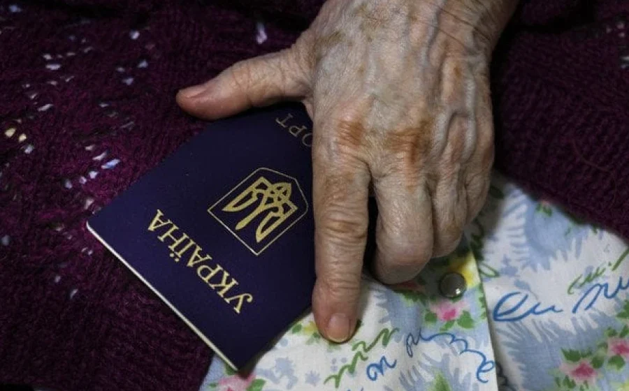 Українці повинні своєчасно оновлювати фотографію в паспорті-книжечці