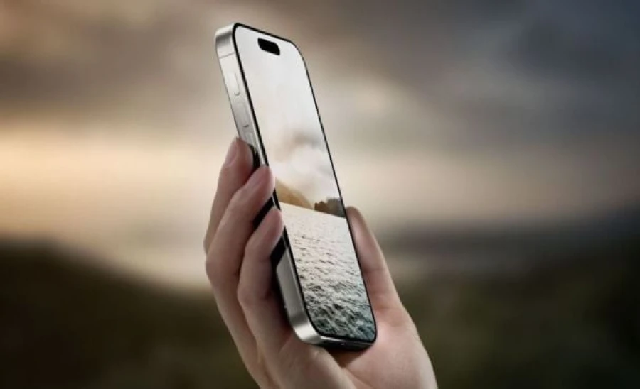 Відео нового iPhone 17 Pro Max: перший погляд на майбутнє