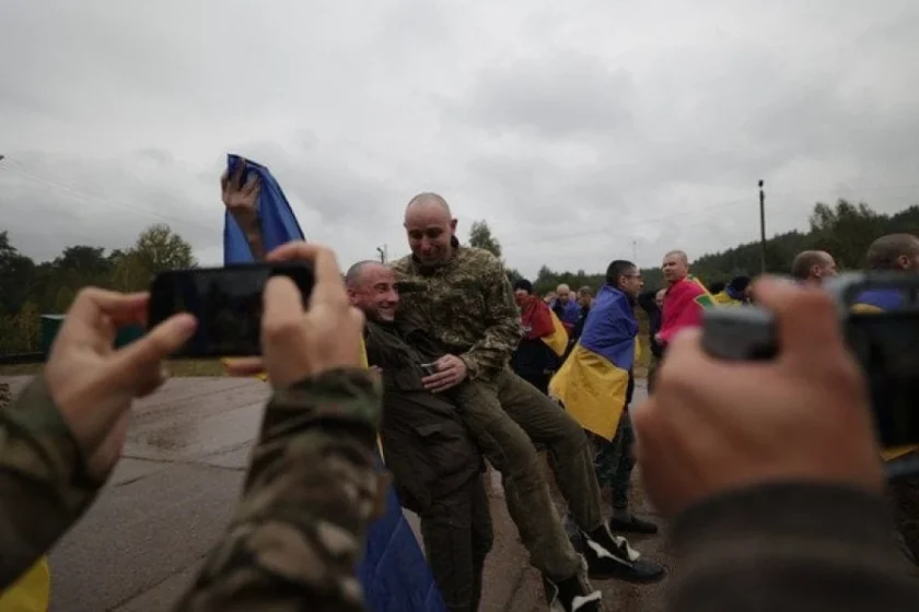 Змішані почуття повернення: радість зустрічі та біль розлуки