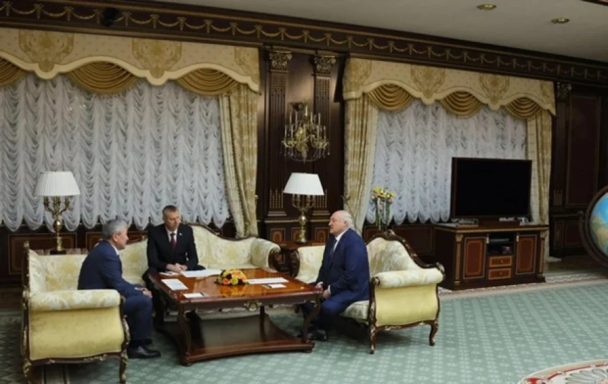 Лукашенко вперше показав російську ракету Орешник: що відомо
