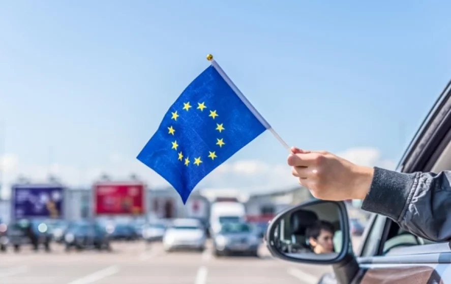 Єврокомісія розглядає обмеження видачі Шенгенських віз для росіян