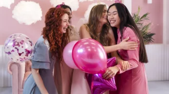 Привітання з Днем народження кумі: найтепліші слова й вітання у прозі та віршах