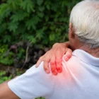 НПЗЗ: що це та як правильно зняти біль і не нашкодити шлунку й серцю