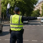 Регулювальник на перехресті: як за хвилину зрозуміти жести, які водії постійно плутають